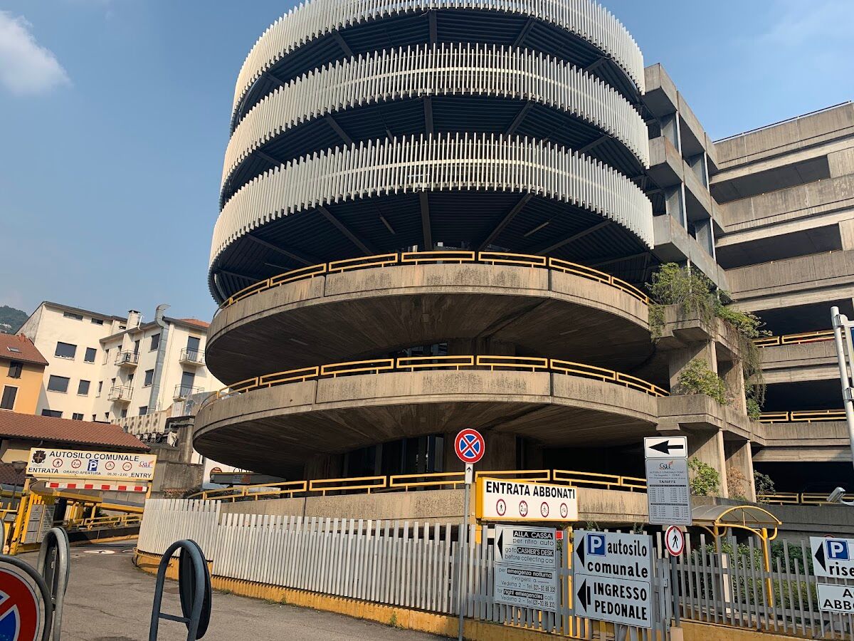 Autosilo Centro Storico garage on Via Auguadri in Como