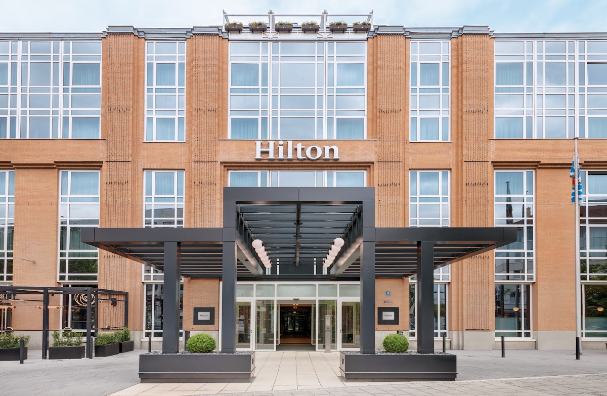 Hilton Munich City above Rosenheimer Platz station