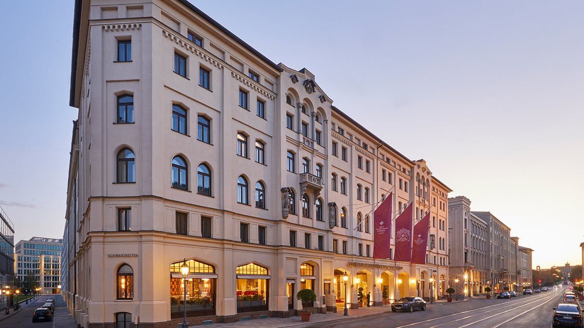 Hotel Vier Jahreszeiten Kempinski on Maximilianstraße in Munich