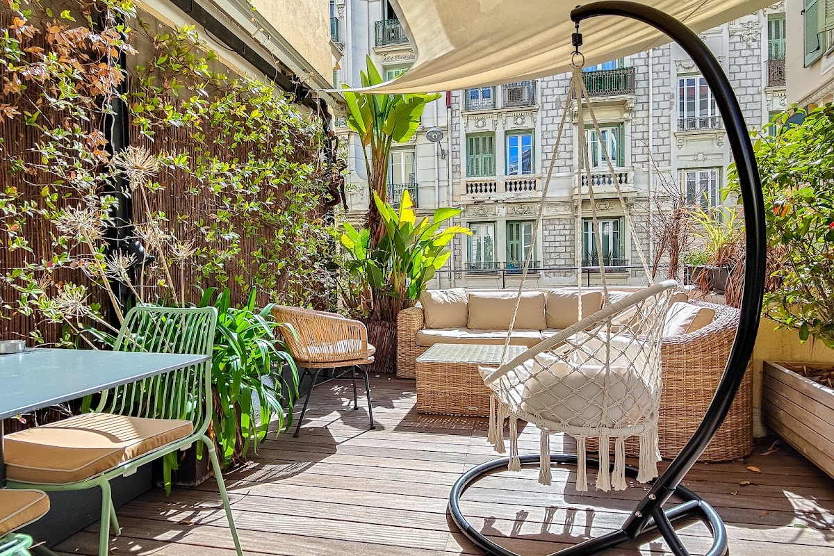 Hôtel de France on Rue de France near the Nice seafront