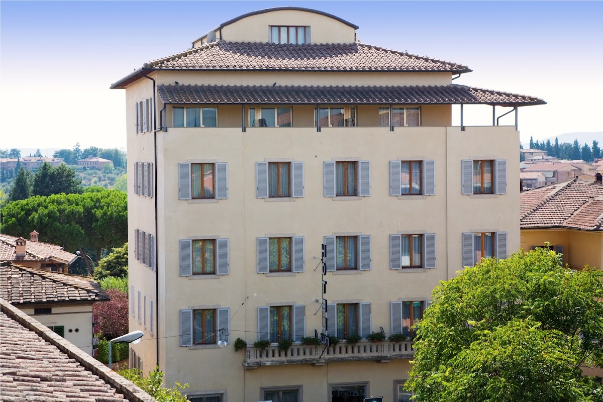 Hotel Italia Siena with private on-site parking near the old city