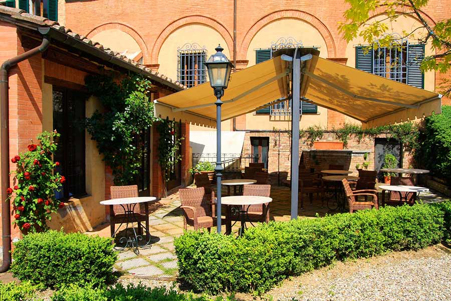 Hotel Palazzo Ravizza, a historic Siena hotel with on-site parking and a garden